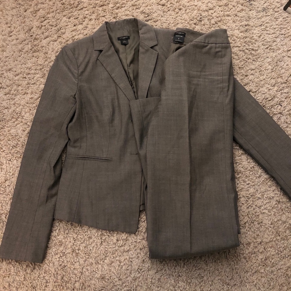 Ann Taylor women’s suit, size 2/4